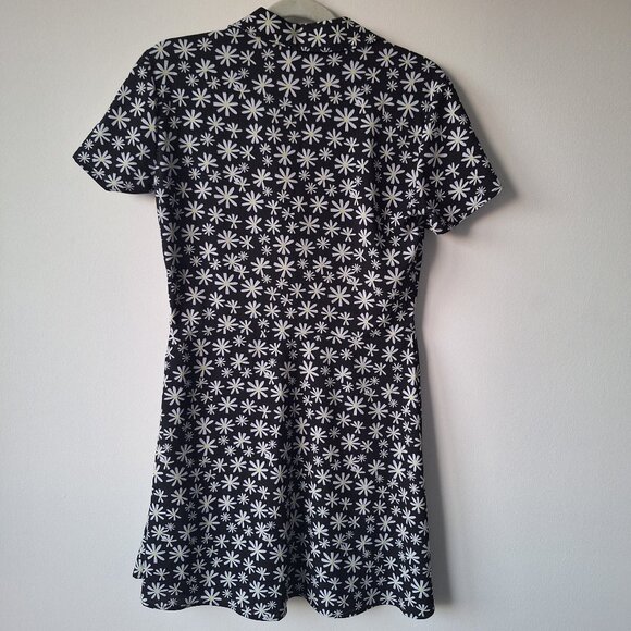 To All the Boys I’ve Loved Before x H&M daisy print shirt dress - Black (NWOT) - Picture 5 of 7